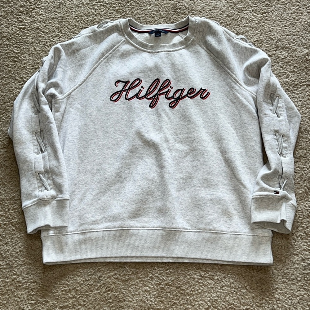 Women’s Tommy Hilfiger sweatshirt size L